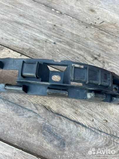 Крепление бампра заднее правое Bmw 7 E65 4.8 2006