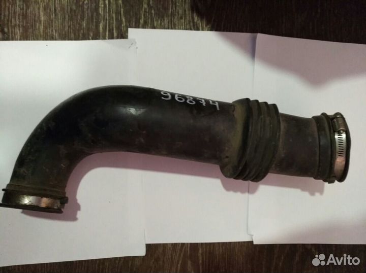 Патрубок воздушного фильтра Форд Фокус