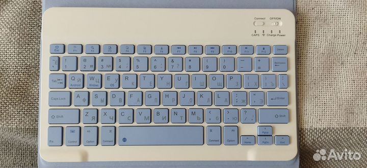 Чехол-клавиатура Apple iPad 10.2