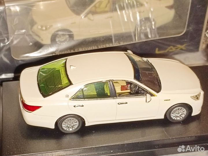 Модель автомобиля Toyota Crown Royal Saloon G 1/43