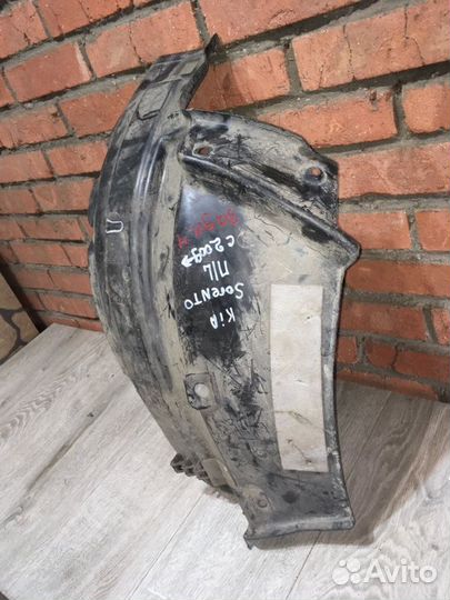 Подкрылок передний левый Kia Sorento