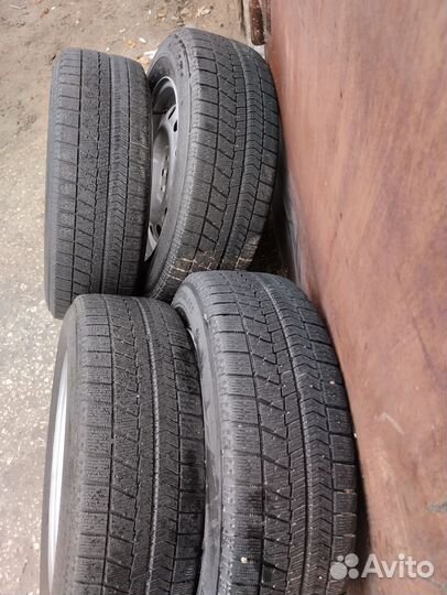 Bridgestone Blizzak VRX 175/65 R14 82T