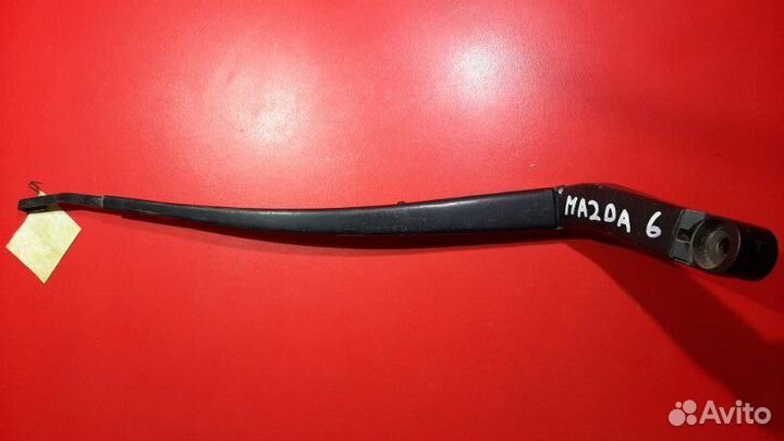 Поводок стеклоочистителя передний левый Mazda