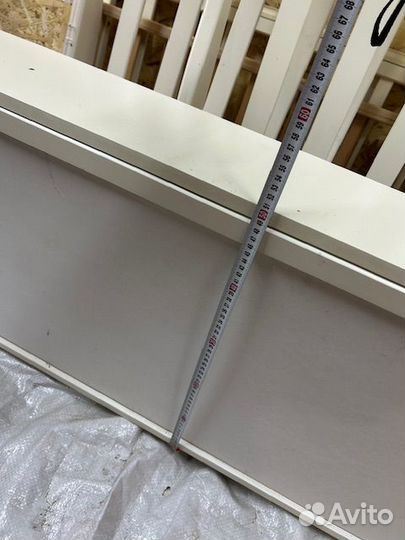 Детская кроватка с маятником и ящиком