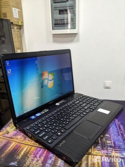 Ноутбук Sony i3 4gb