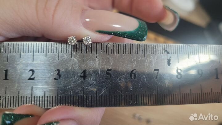 Золотые серьги с бриллиантами 0.22ct пусеты