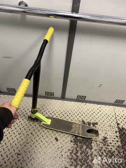 Самокат трюковой