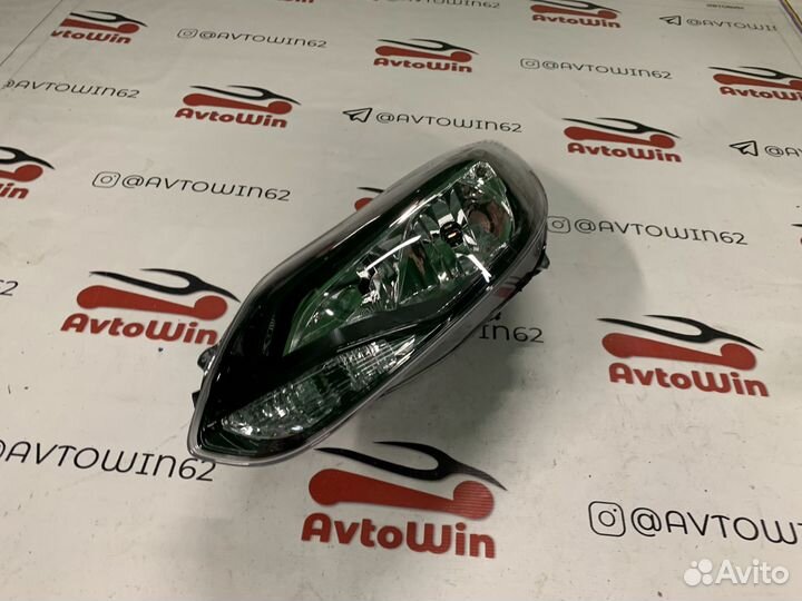 Фара левая Ford Focus 3 черная маска