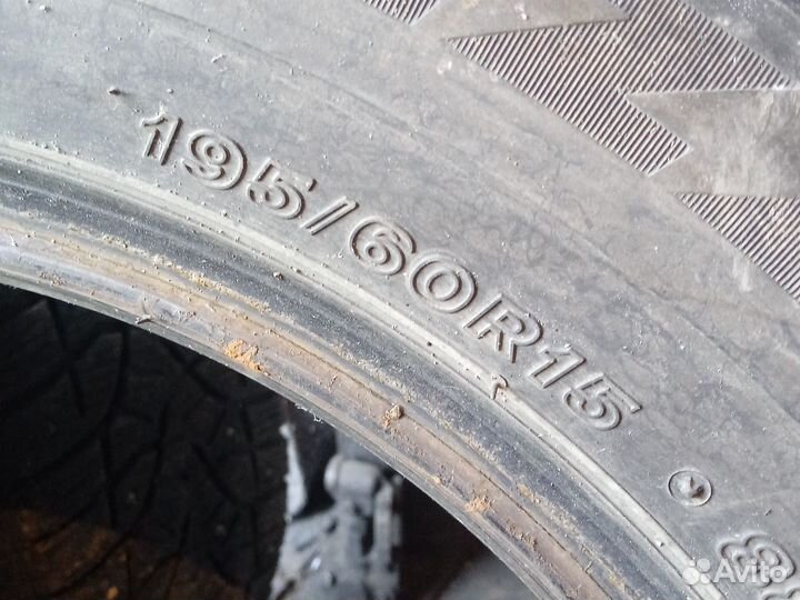 Bridgestone Blizzak Spike-02 195/60 R15 88
