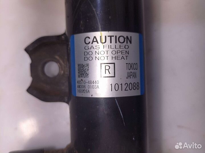 Стойка передняя правая Lexus RX4