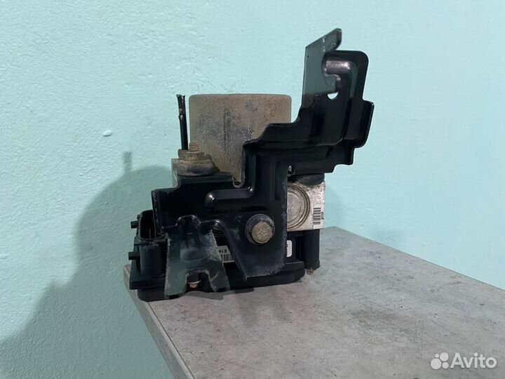 Блок абс Nissan tiida C11