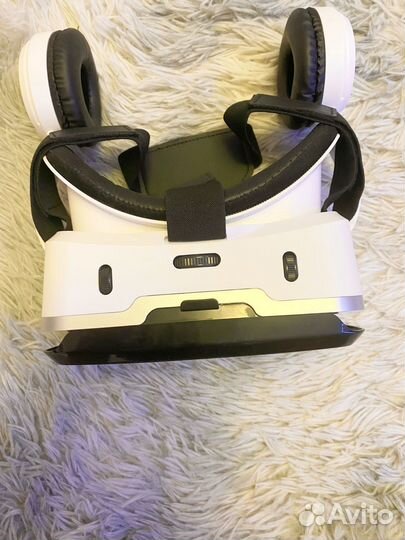 Очки виртуальной реальности для телефона