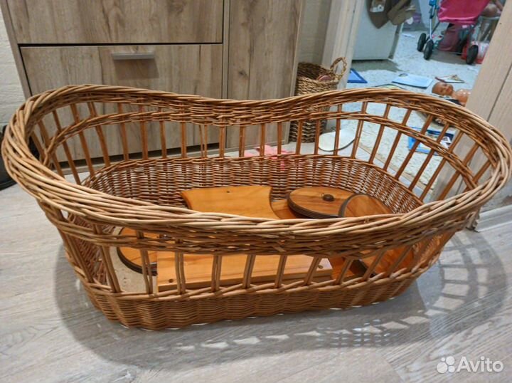 Плетенная люлька- корзина для малыша