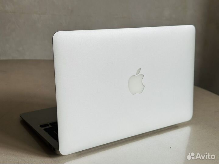 Apple MacBook Air 11