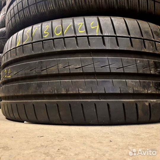 Vredestein Ultrac Vorti 295/30 R24 104Y