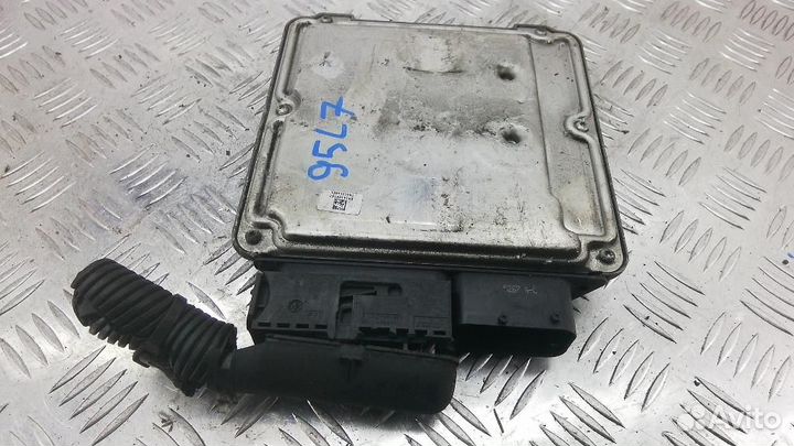 Блок управления двигателем Mitsubishi Outlander