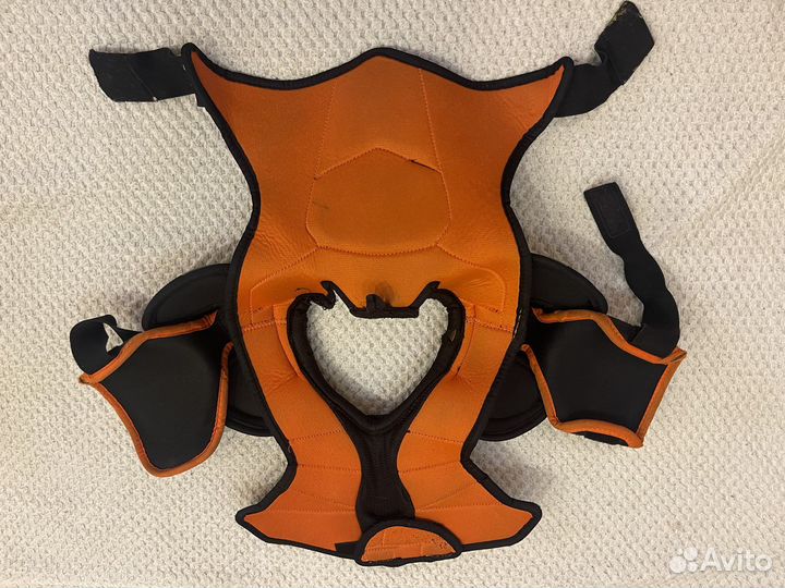 Нагрудники и шорты хоккейные детские б/у