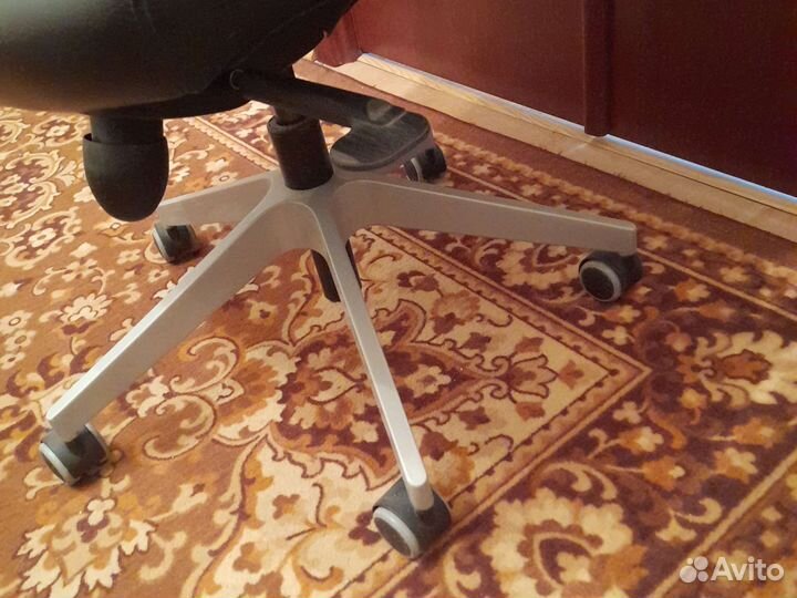 Компьютерное кресло IKEA markus