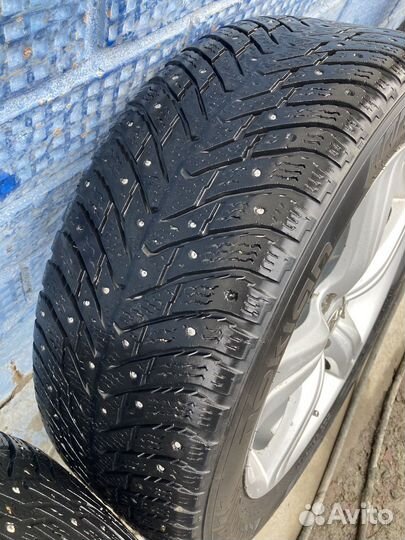 Комплект колес Camry R17 Hakkapeliitta 8 (шип)