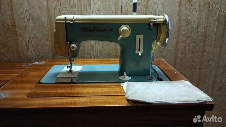 Швейная машинка Чайка-2
