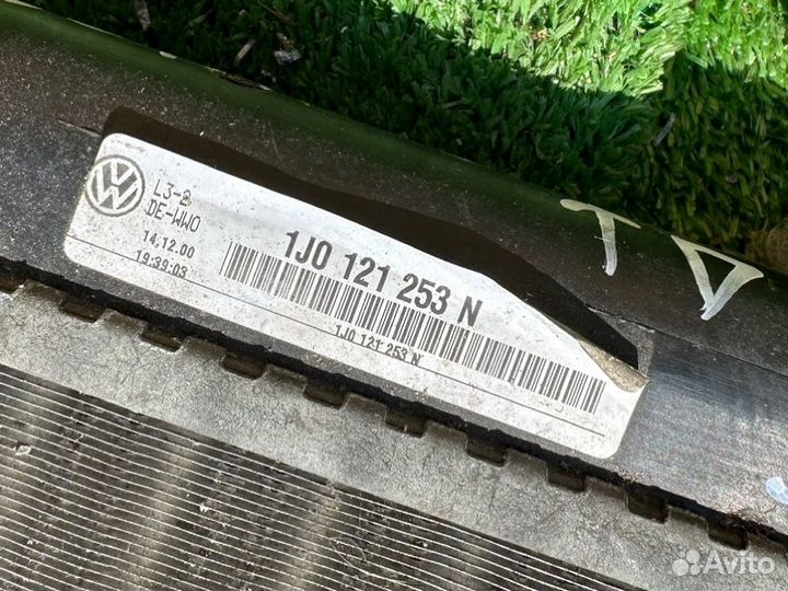 Радиатор (основной) Volkswagen Bora 2001