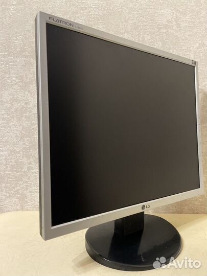 Монитор LG flatron L1933S