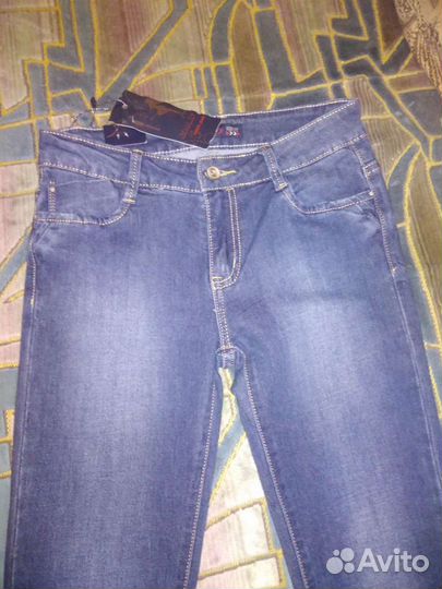 Джинсы на худенькую девочку, р-р примерно 40.новые