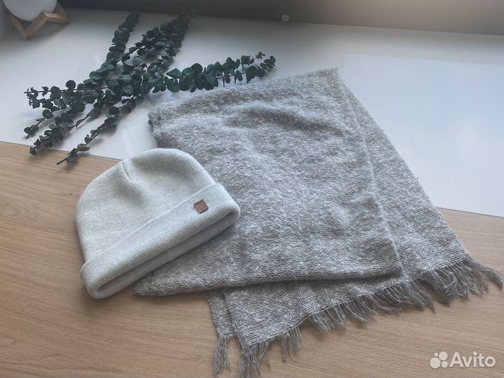 Комплект шапка и шарф женские шерсть
