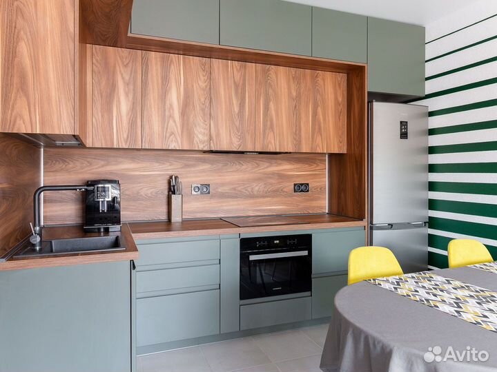 Кухня под проект с антресолями под потолок