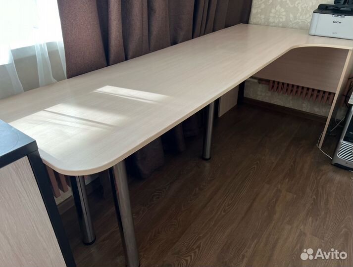Письменный угловой стол