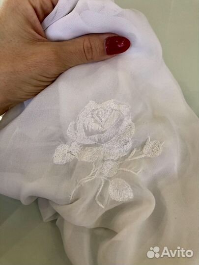 Шифоновый шарф с вышивкой