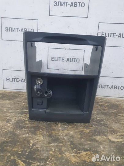 Вещевой ящик Dodge Grand Caravan 5 3.8 2010