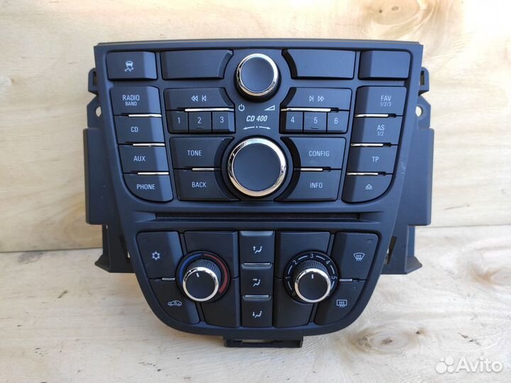 Панель магнитолы CD400 на Opel Astra J
