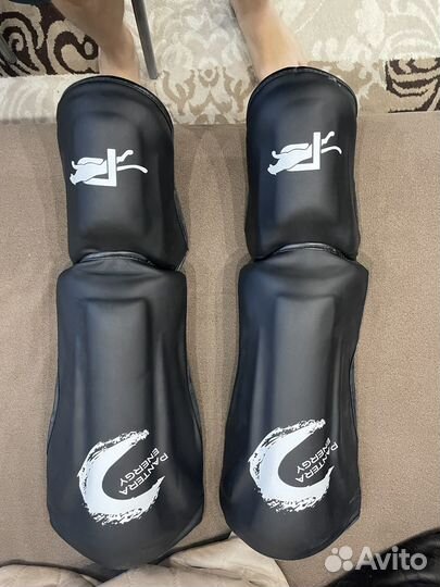 Шлем venum,щитки, шорты доя бокса