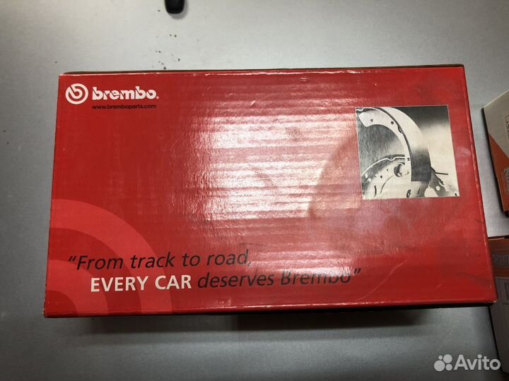 Комплект томозных колодок Mitsubishi Lancer 9