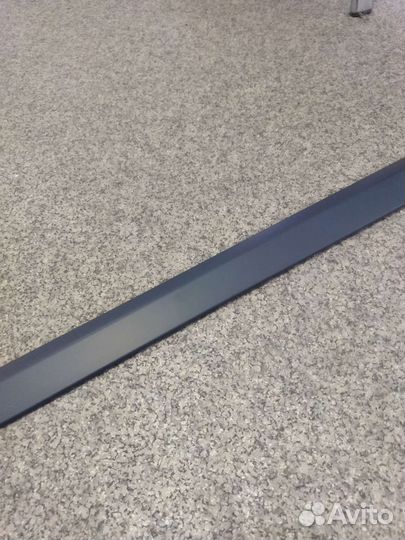 Молдинг двери Octavia A5 1Z0853517A новый