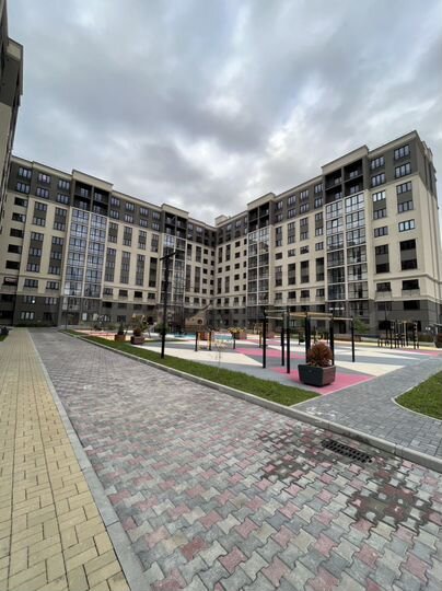 2-к. квартира, 64 м², 1/10 эт.