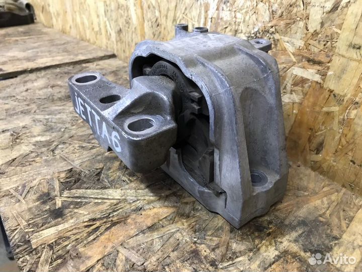 Кронштейн двигателя Volkswagen Jetta 6 седан 1