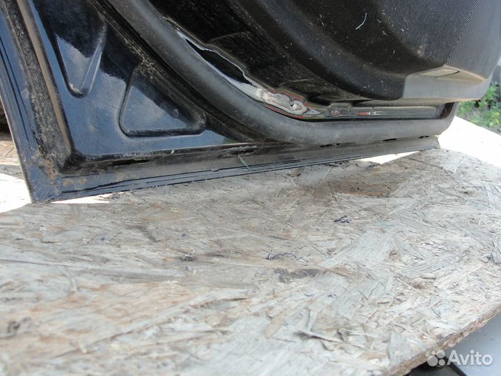 Дверь задняя левая Mercedes w211