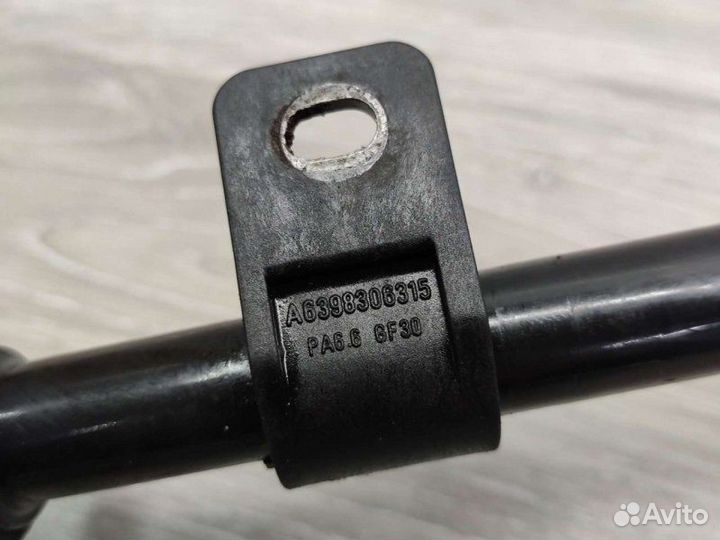 Трубка охлаждения Mercedes Vito W639