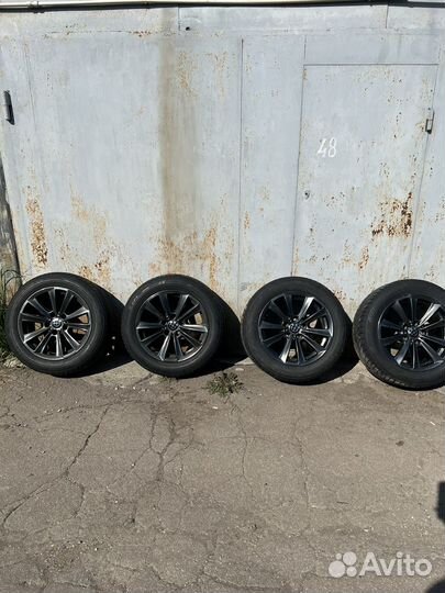 Bridgestone Blizzak LM-001 225/55 R17 H