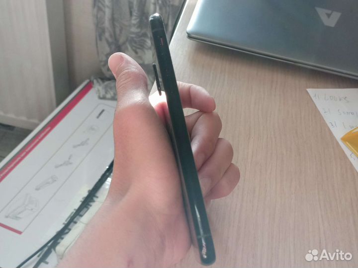 Телефон iPhone 10