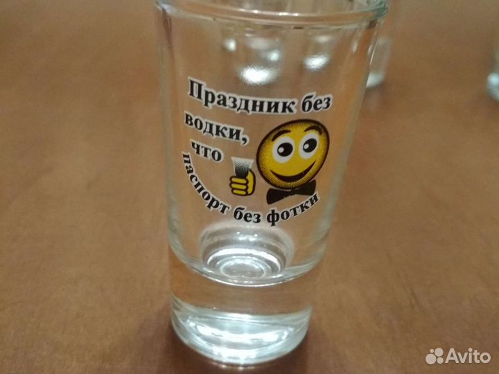 Набор стаканчиков на деревянной подставке