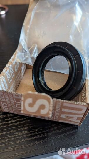 Сальник привода правый Nissan Tiida C11