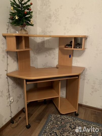 Компьютерный стол