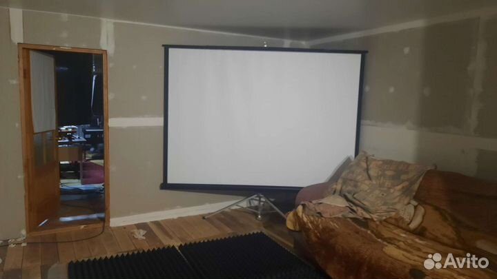 Продам экран и проектор