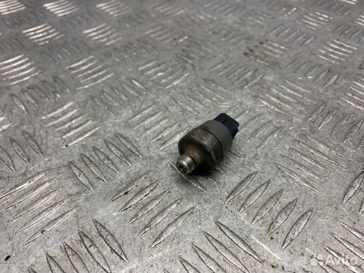 Датчик давления масла Toyota Avensis 2 T250 1azfse