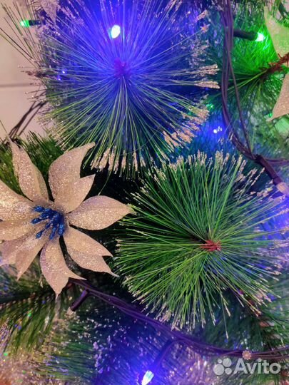 Елка искусственная и Дед мороз