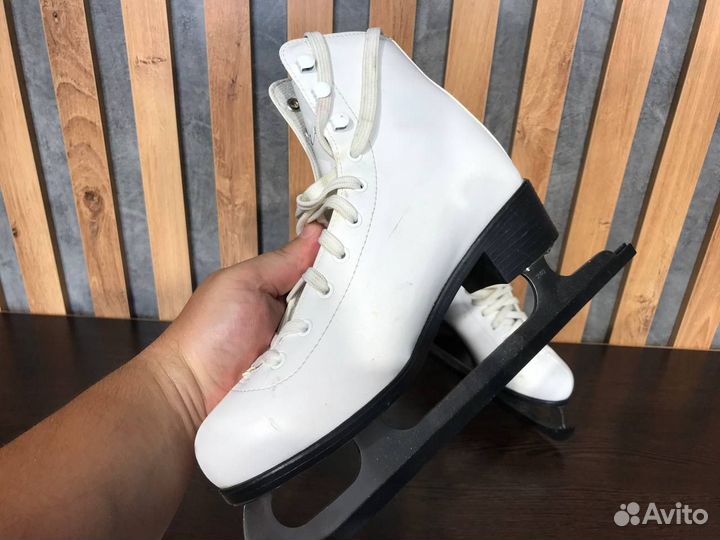 Коньки фигурные