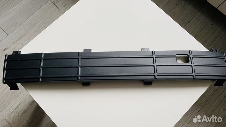 Накладка на решетку бампера vw polo седан